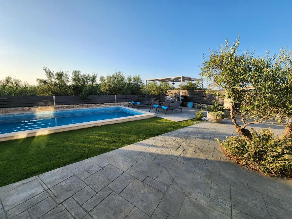 Villa Sheila With Private Pool Roumeli Exterior photo